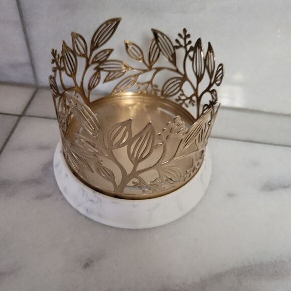 Bath & Body Works Gold Vine Leaf 3-Wick Candle Holder Sleeve - Picture 1 of 7